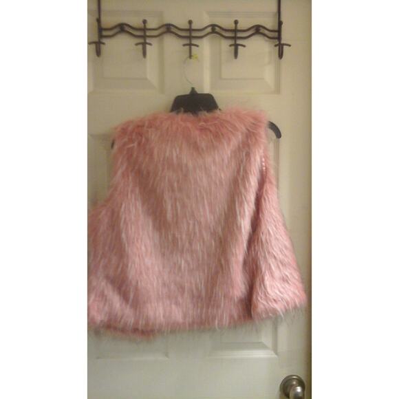 Celsius Vest, faux Fur, Women's size medium, Dusty Pink, Sleeveless, NWT $80 - Picture 2 of 7